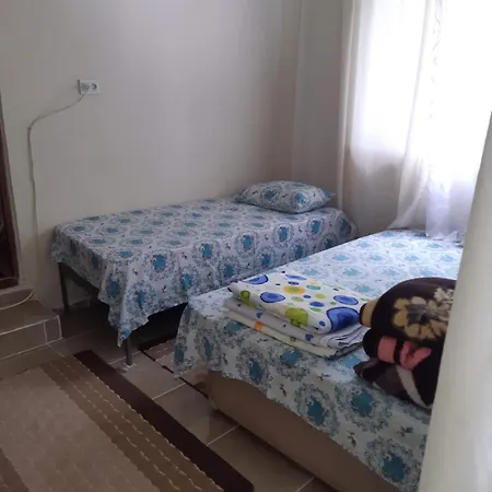 Ξενοδοχείο με διαμερίσματα Oezlem *